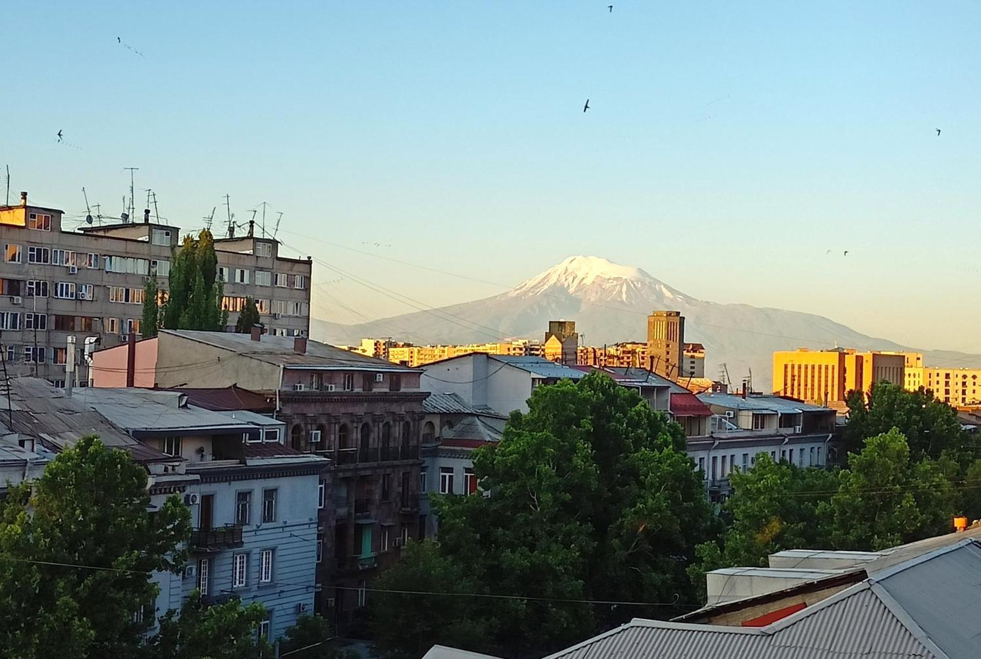 Umba Apartment N3 - Balcony And Mount Ararat View Yerevan Ngoại thất bức ảnh